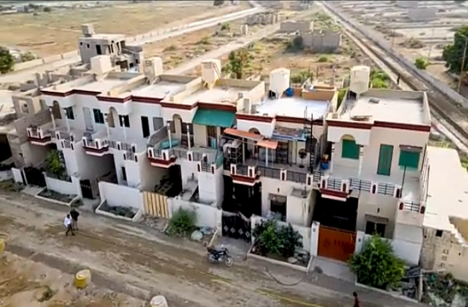 120 square yard plot for sale in Saadi Town Karachi