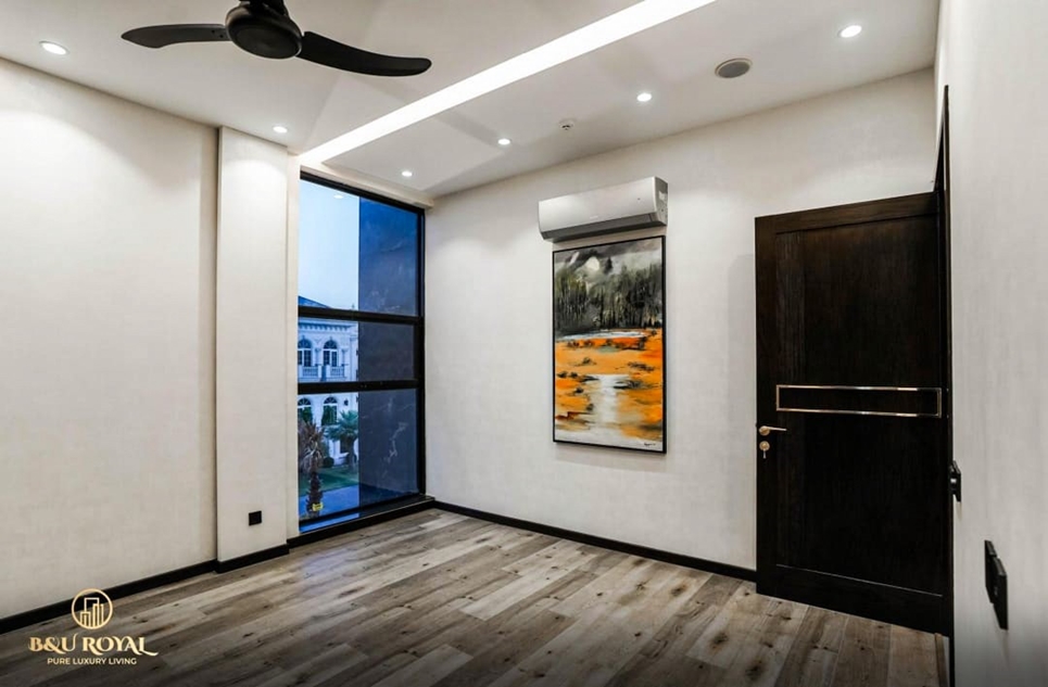 1 kanal house for sale in Phase 5 DHA Lahore