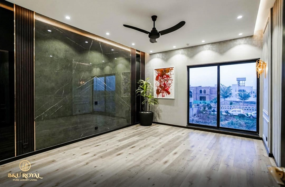 1 kanal house for sale in Phase 5 DHA Lahore