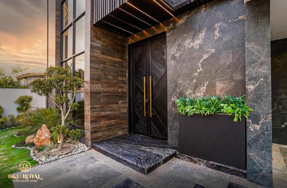 1 kanal house for sale in Phase 5 DHA Lahore