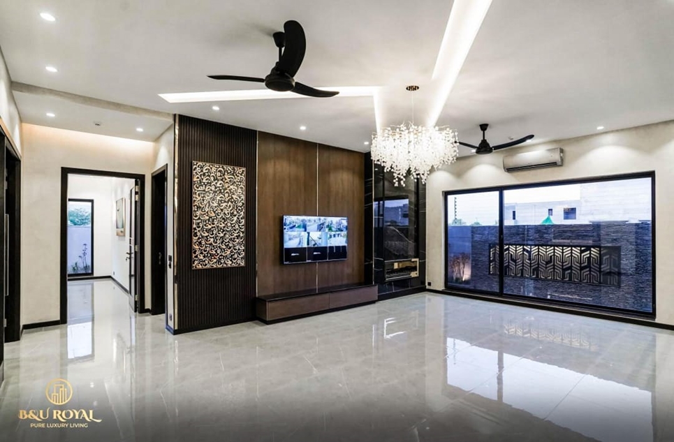 1 kanal house for sale in Phase 5 DHA Lahore