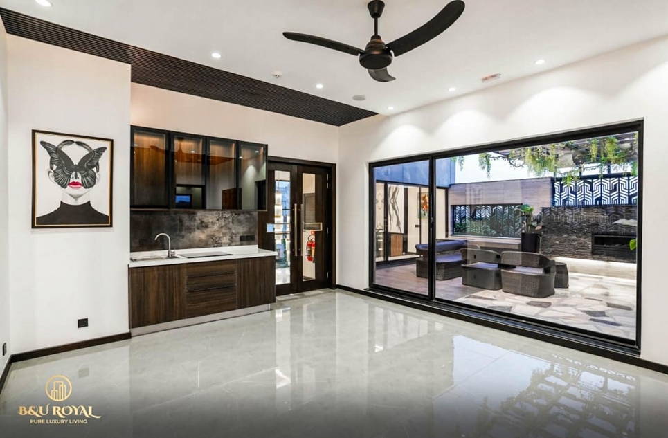 1 kanal house for sale in Phase 5 DHA Lahore