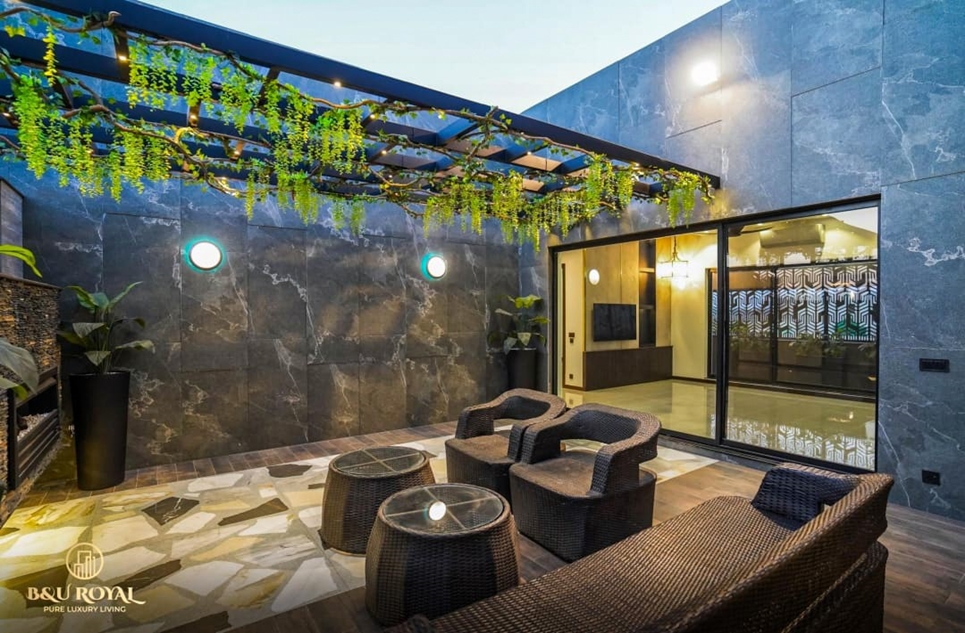 1 kanal house for sale in Phase 5 DHA Lahore