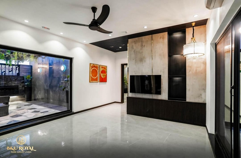 1 kanal house for sale in Phase 5 DHA Lahore