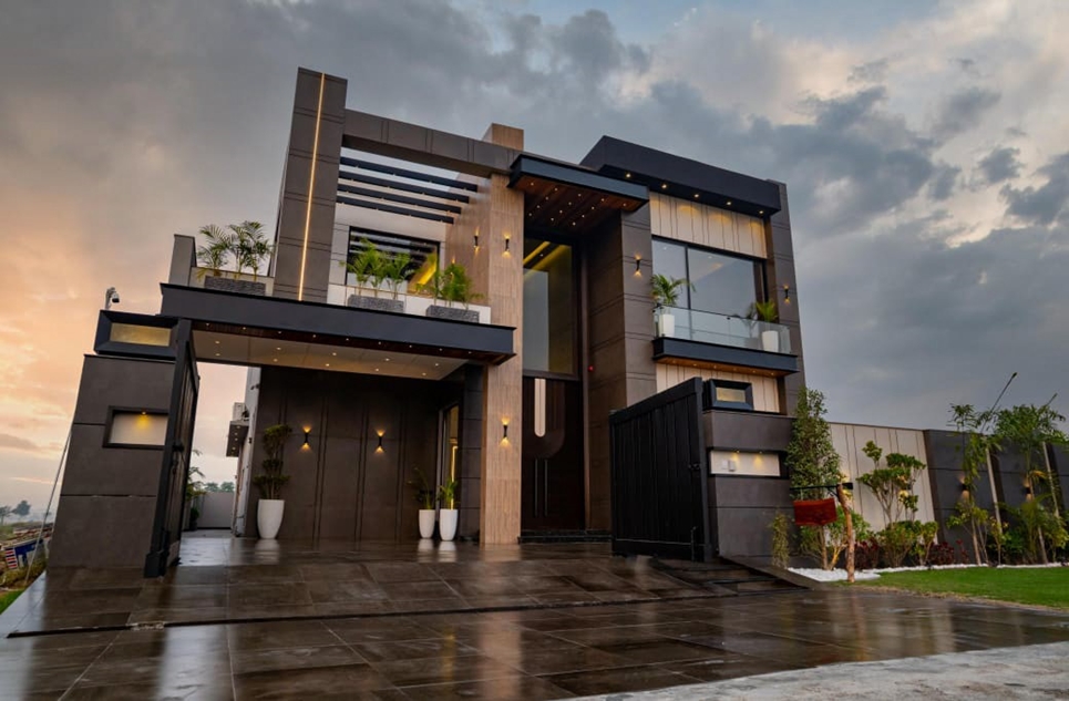 1 kanal house for sale in Phase 6 DHA Lahore