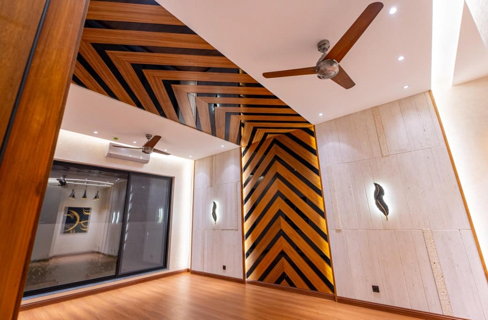 1 kanal house for sale in Phase 6 DHA Lahore