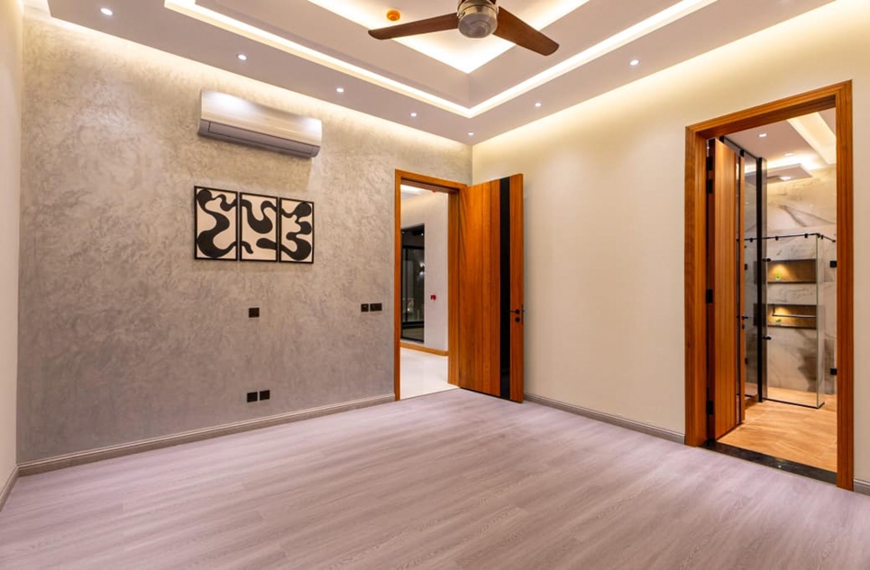 1 kanal house for sale in Phase 6 DHA Lahore