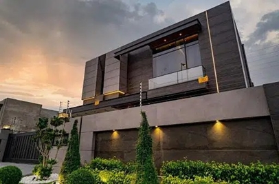 1 kanal house for rent in Phase 4 DHA Lahore