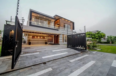 1 kanal house for rent in Phase 4 DHA Lahore