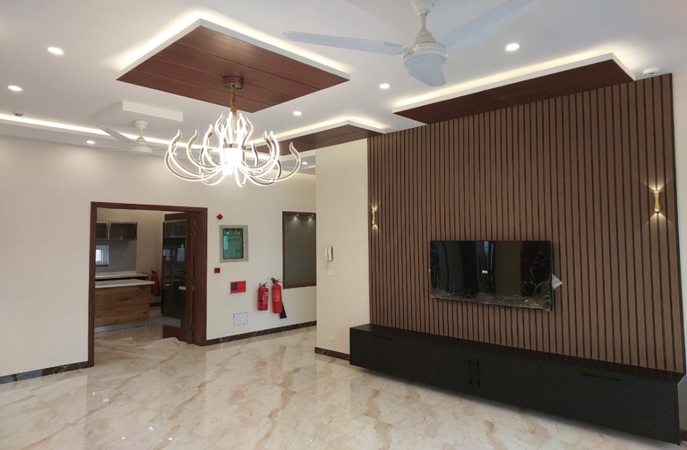 1 kanal house for sale in Phase 7 DHA Lahore