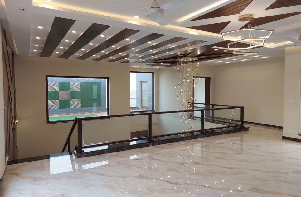 1 kanal house for sale in Phase 7 DHA Lahore