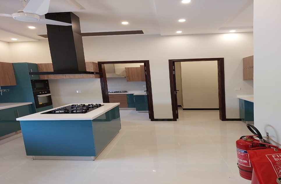 1 kanal house for sale in Phase 7 DHA Lahore