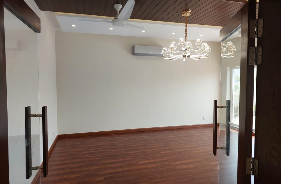 1 kanal house for sale in Phase 7 DHA Lahore
