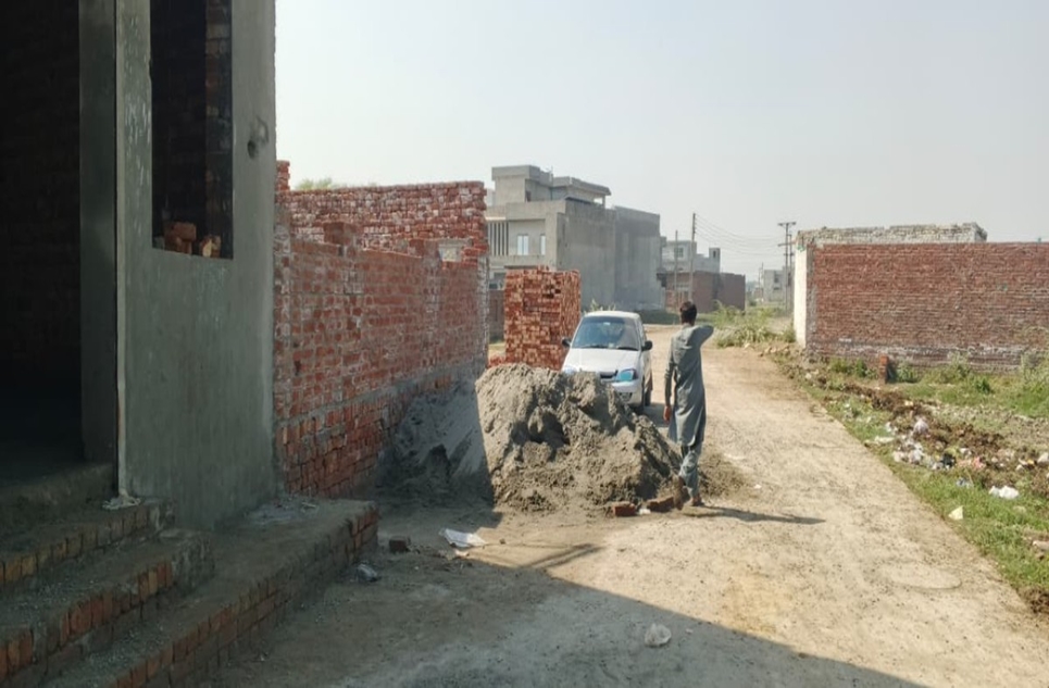 999 square feet storage facilities for rent in Phase 2 Muhafiz Town Lahore