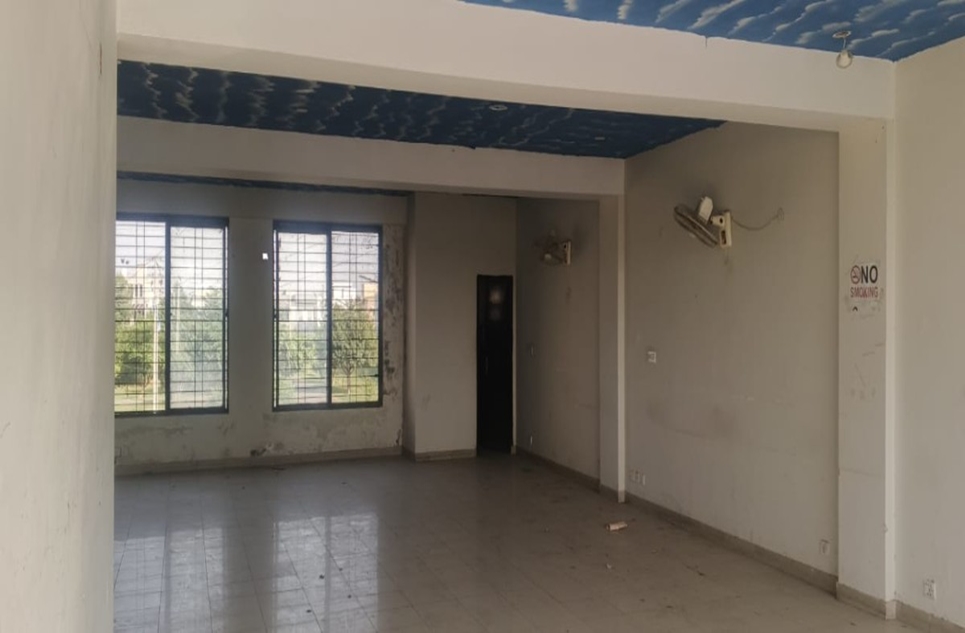 999 square feet storage facilities for rent in Valencia Housing Society Lahore
