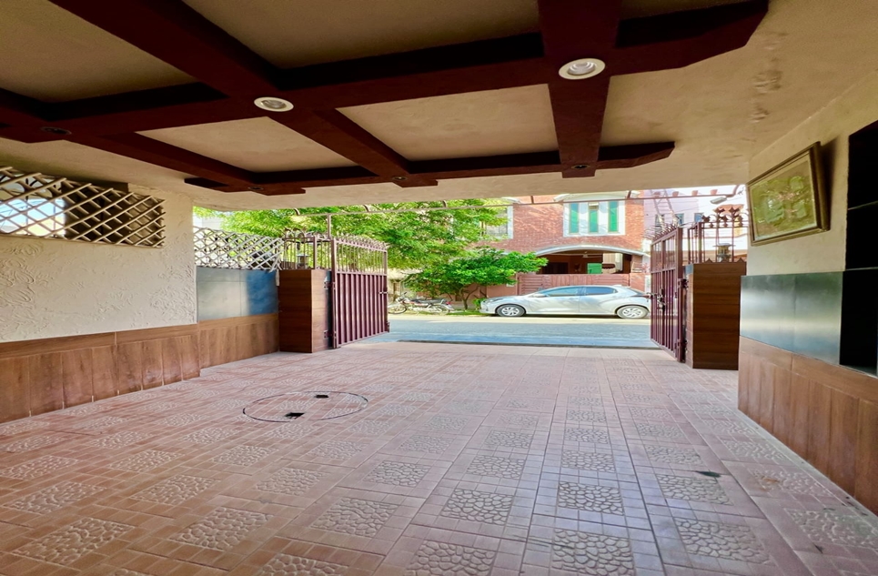 5 marla house for sale in Phase 3 DHA Lahore