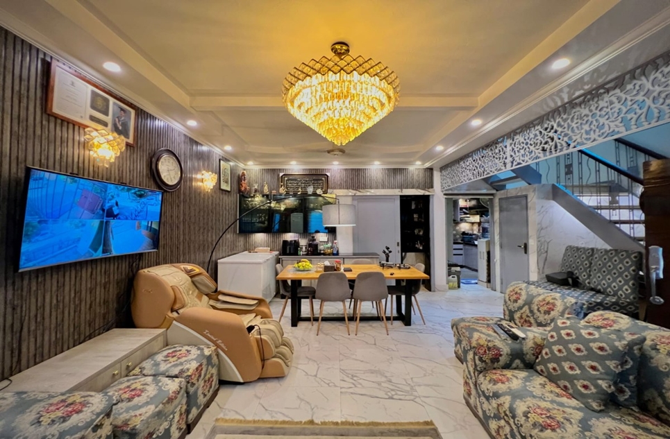 5 marla house for sale in Phase 3 DHA Lahore