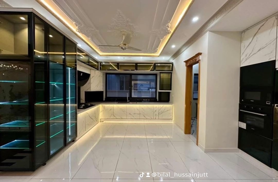 1 kanal house for sale in Phase 7 DHA Lahore