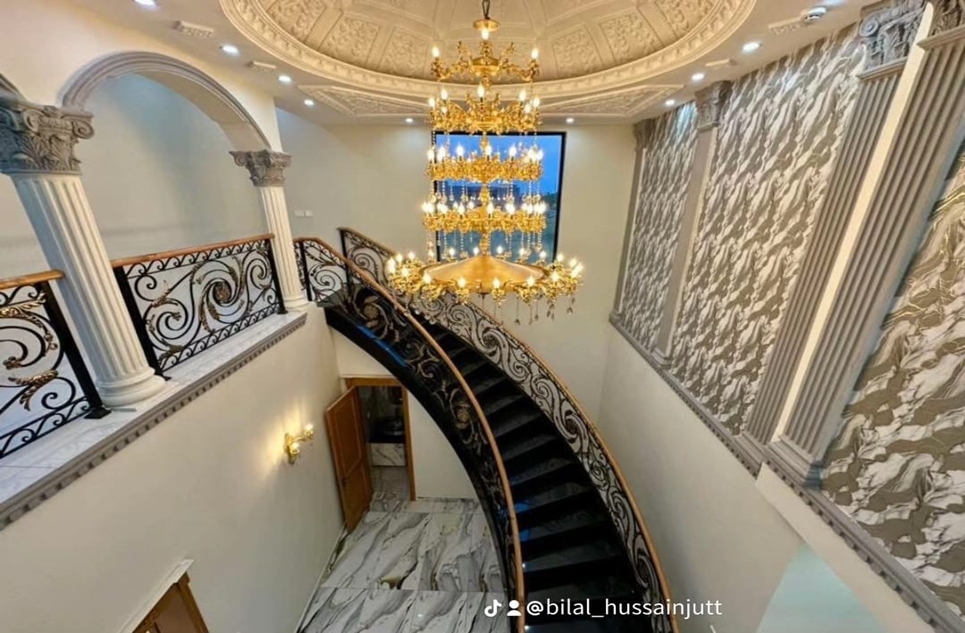 1 kanal house for sale in Phase 7 DHA Lahore