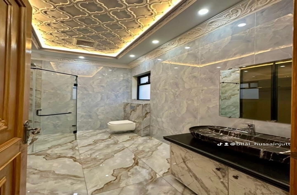 1 kanal house for sale in Phase 7 DHA Lahore