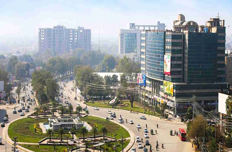 8 kanal plot for sale in Gulberg Lahore