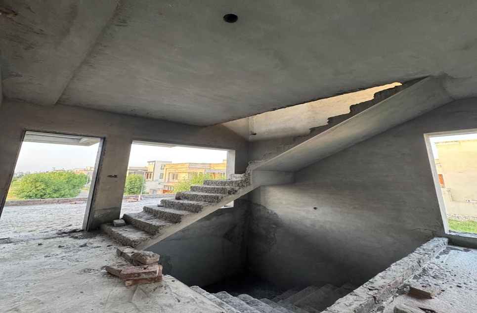 8 marla house for sale in Bahria Orchard Lahore