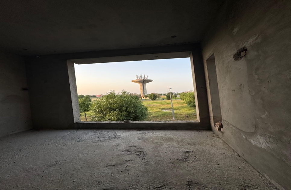 8 marla house for sale in Bahria Orchard Lahore