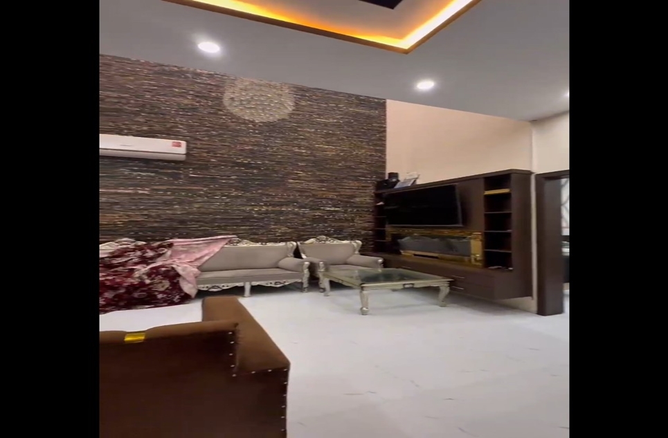 8 marla house for sale in Bahria Orchard Lahore