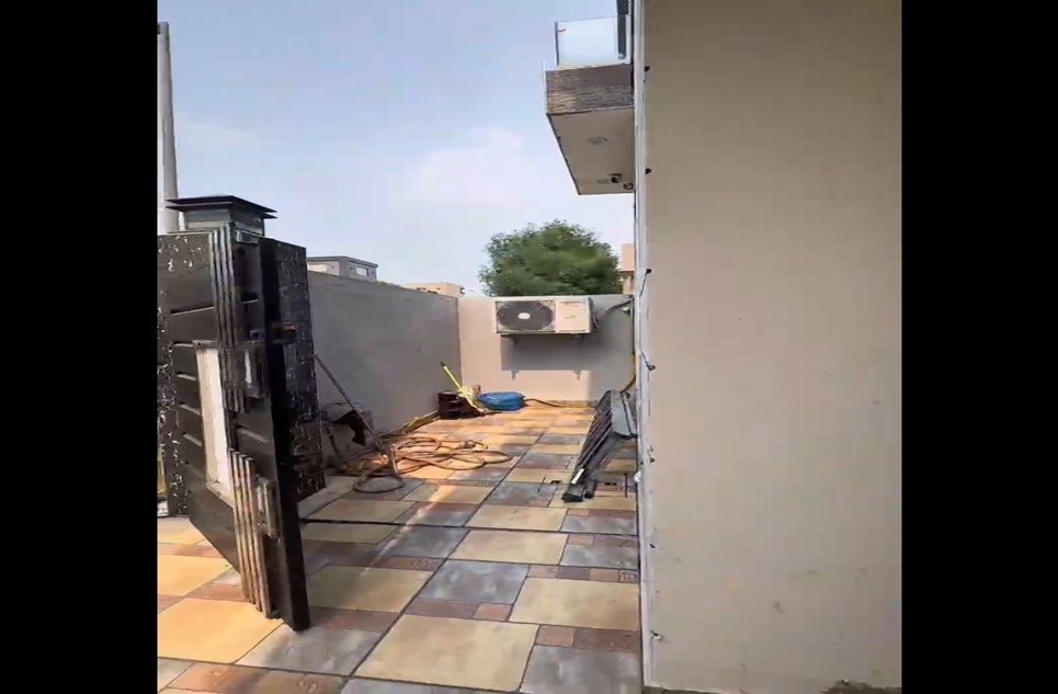 8 marla house for sale in Bahria Orchard Lahore