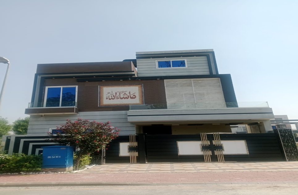 8 marla house for sale in Bahria Orchard Lahore