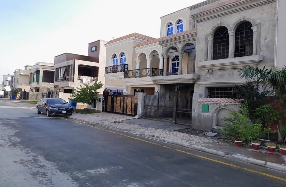 5 Marla Gray Structure Double Storey House for sale in Bahria Orchard Lahore