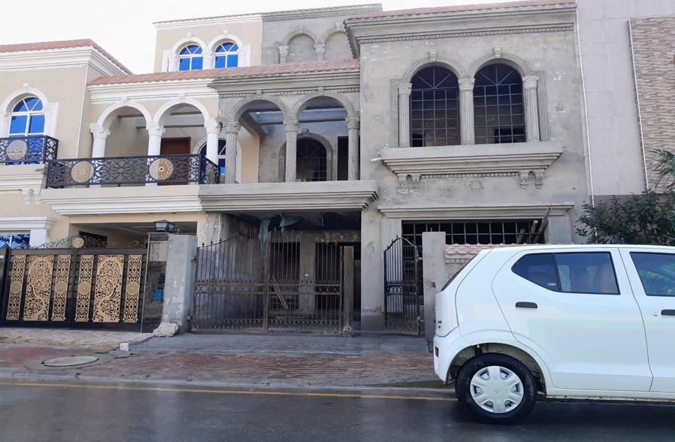 5 Marla Gray Structure Double Storey House for sale in Bahria Orchard Lahore