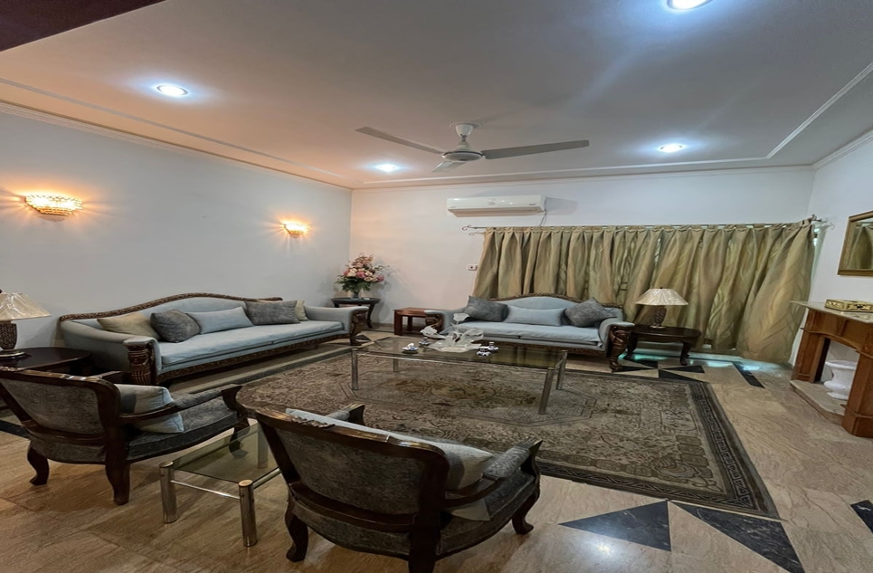 1 kanal house for rent in Phase 3 DHA Lahore