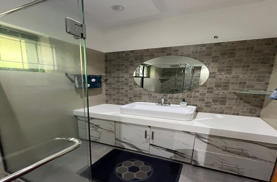 1 kanal house for rent in Phase 3 DHA Lahore
