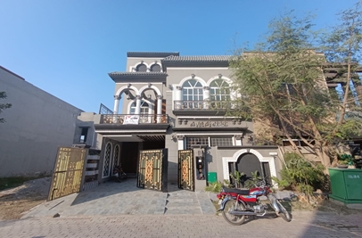 5 marla house for sale in Bahria Town Lahore
