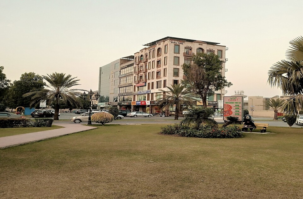 5 marla house for rent in Bahria Town Lahore