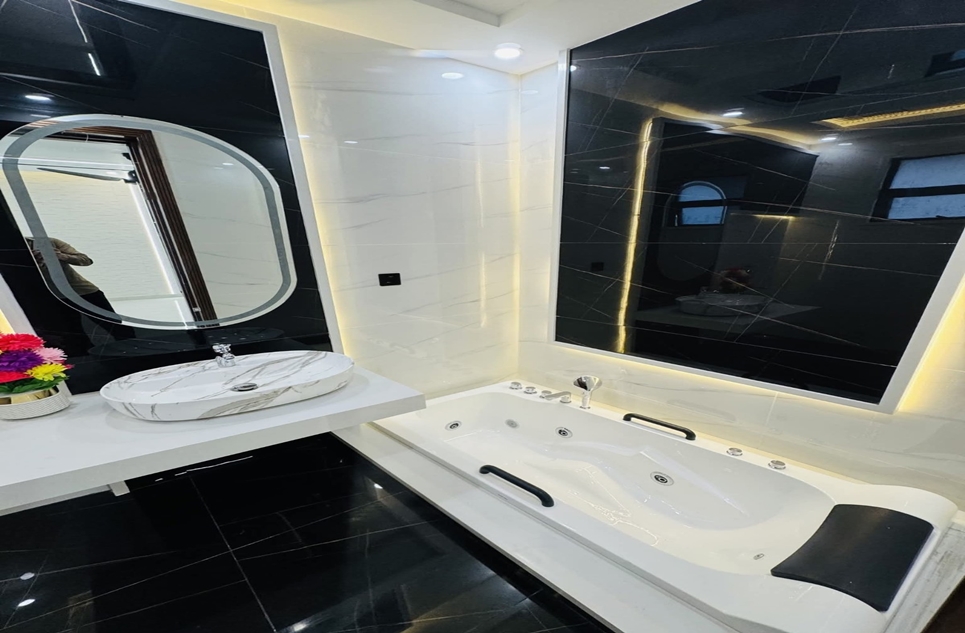 10 marla house for sale in Bahria Orchard Lahore