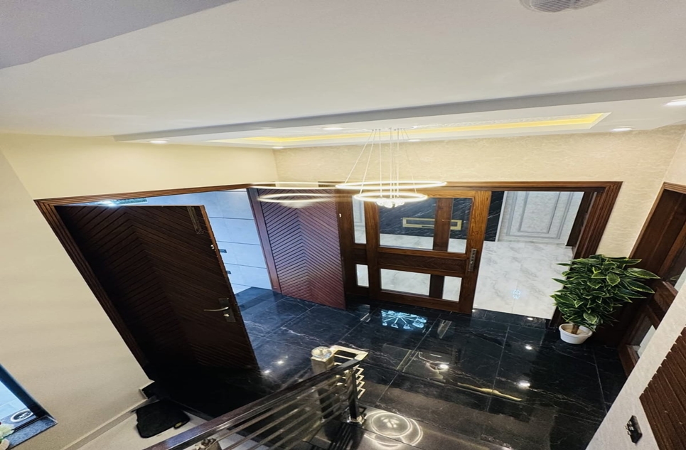 10 marla house for sale in Bahria Orchard Lahore