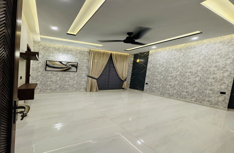 10 marla house for sale in Bahria Orchard Lahore