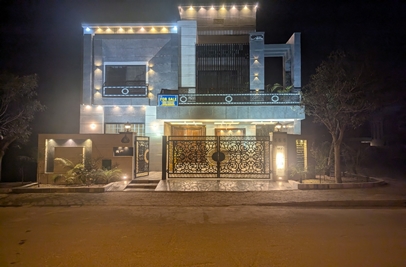 10 marla house for sale in Bahria Town Lahore