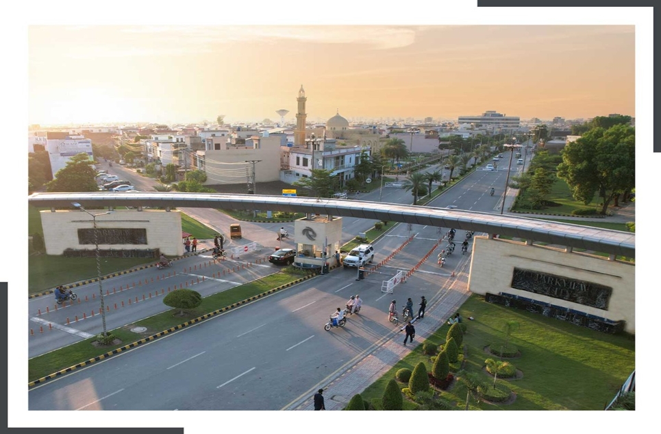 10 marla plot for sale in Park View Villas Lahore