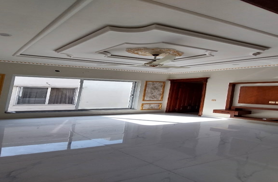 11 marla house for sale in Gulberg Lahore