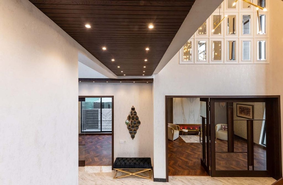 1 kanal house for sale in Phase 8 DHA Lahore