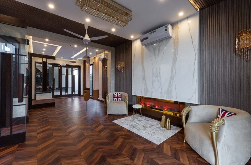 1 kanal house for sale in Phase 8 DHA Lahore