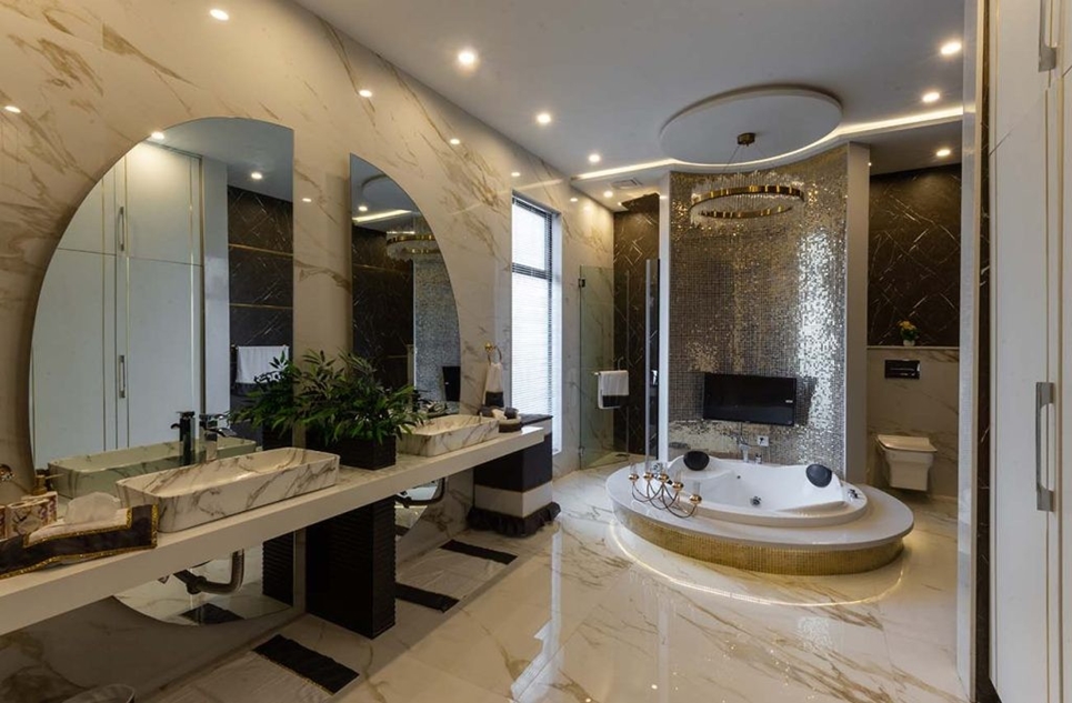 1 kanal house for sale in Phase 8 DHA Lahore