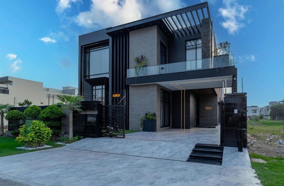 1 kanal house for sale in Phase 7 DHA Lahore
