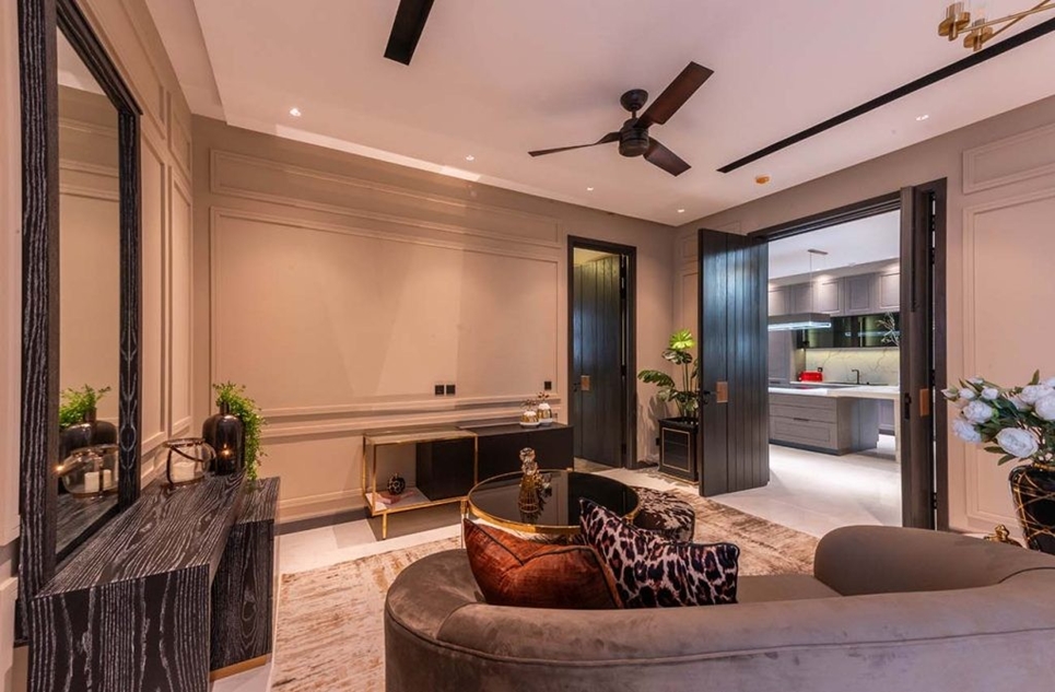 1 kanal house for sale in Phase 7 DHA Lahore