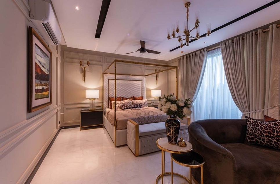 1 kanal house for sale in Phase 7 DHA Lahore