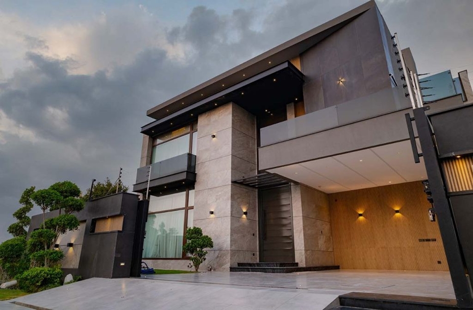 1 kanal house for sale in Phase 7 DHA Lahore