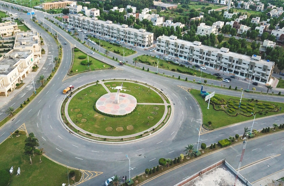 5 marla house for rent in Bahria Orchard Lahore